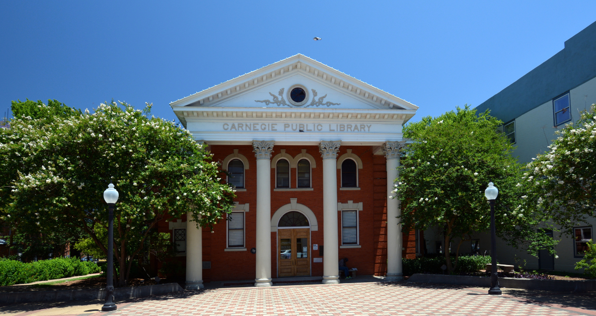 Canegie Public Library in Bryan, Texas