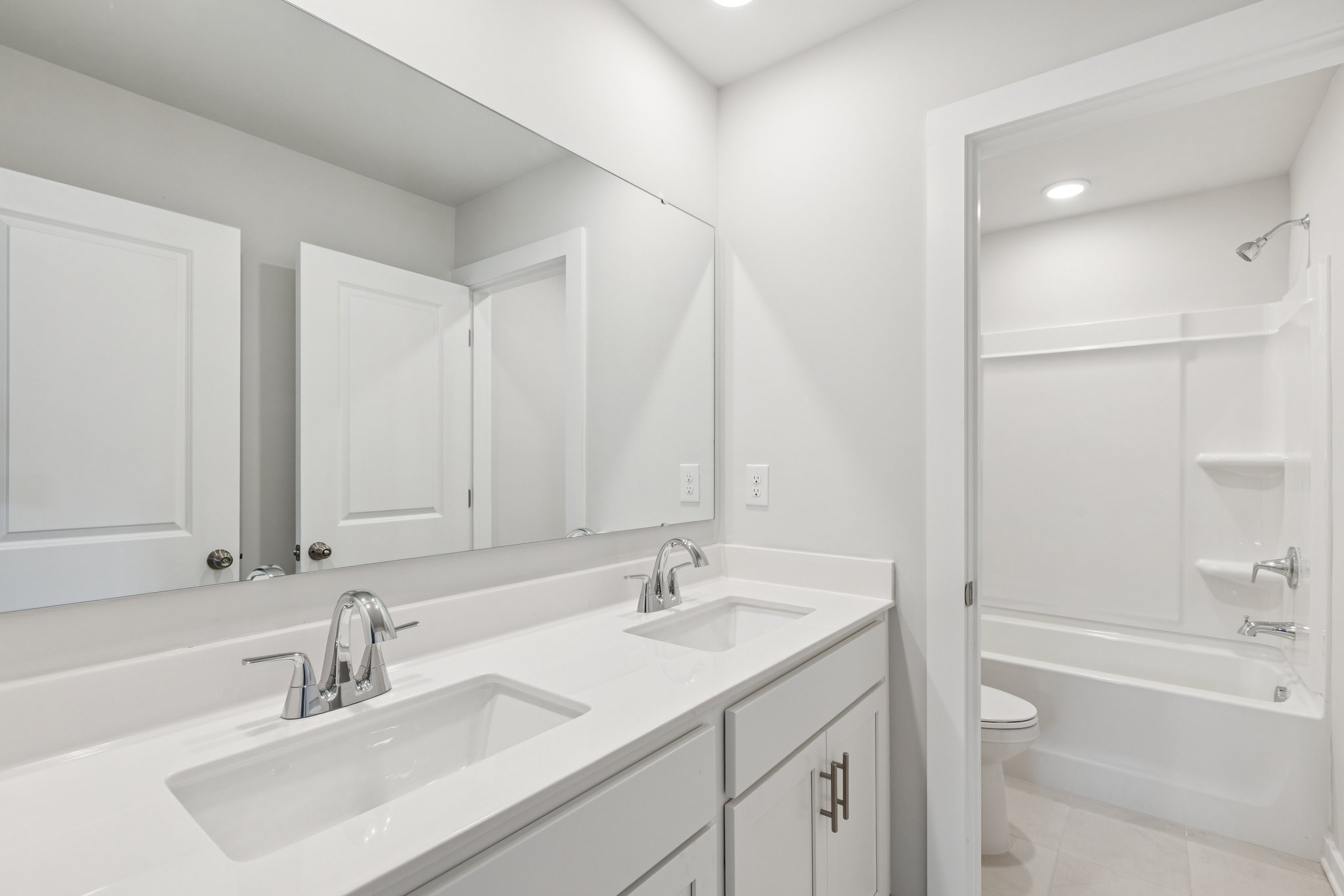 Elliott Bath 2 at Cannon Manor in Kannapolis, NC