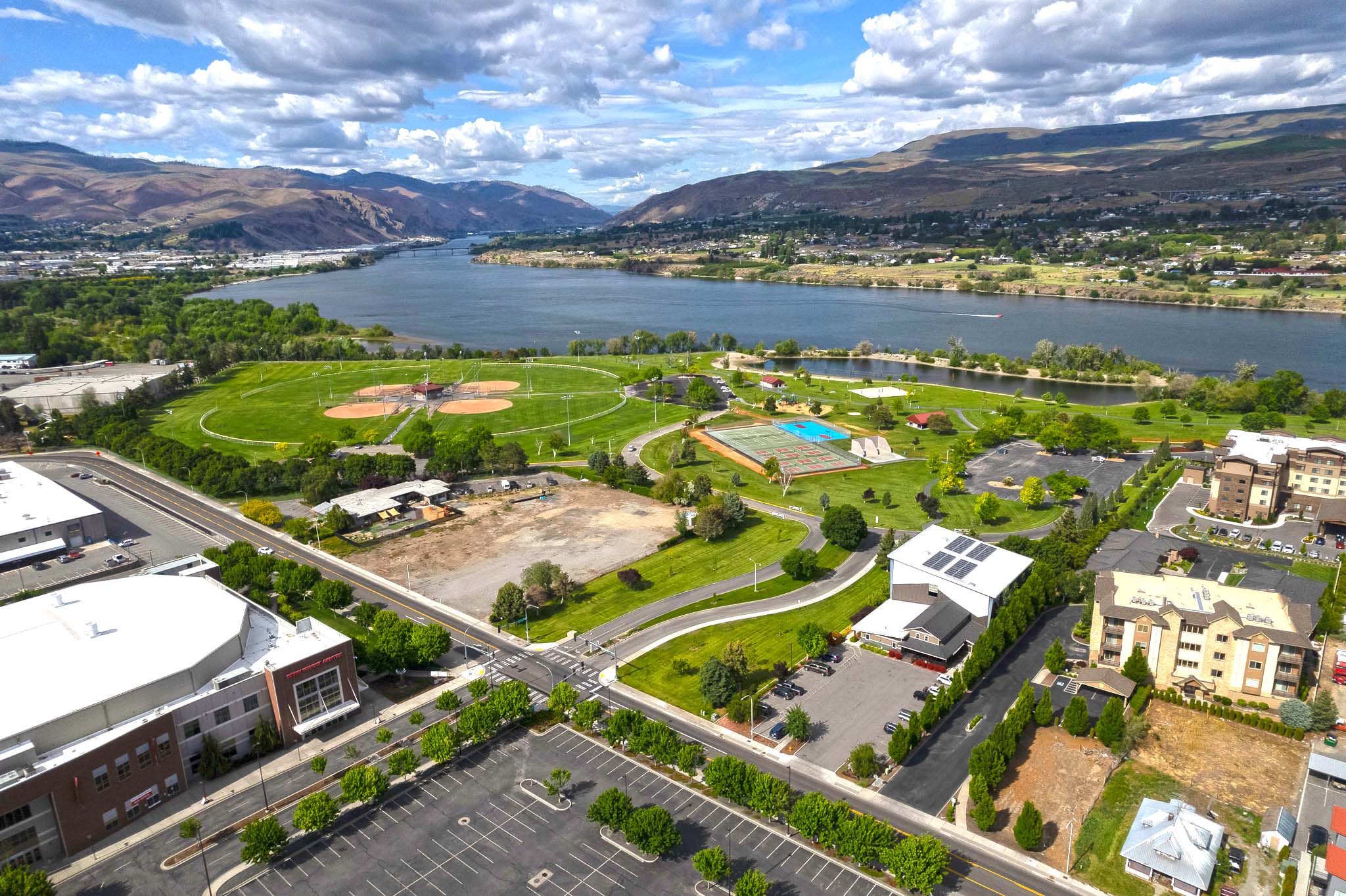 A city next to a body of water.